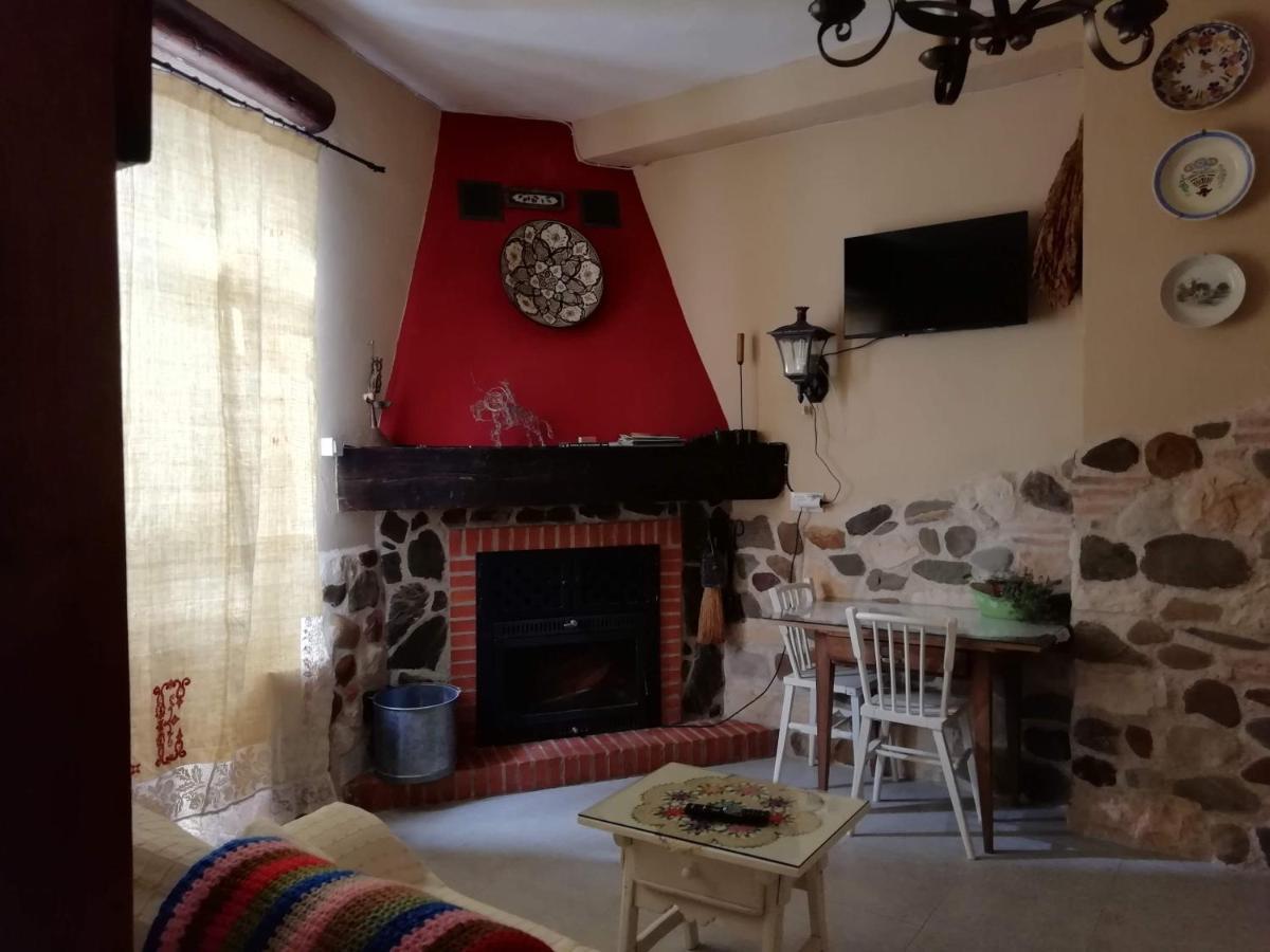 Casa Rural Abuela Maxi Riolobos Ngoại thất bức ảnh